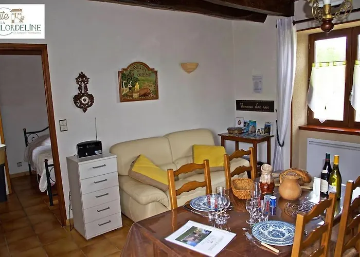 Дом отдыха La Flordeline Classe 2 Etoiles Draps Et Serviettes Non Fournis